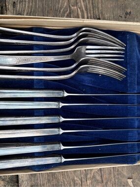 Ancestral Silver-Plate Dinner Fork (6) and Butter Knife (6) Flatware Set
